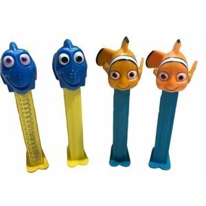 Disney Finding Nemo Pez dispenser‎ Vintage 2 Nemo and 2 Dori one clear stem